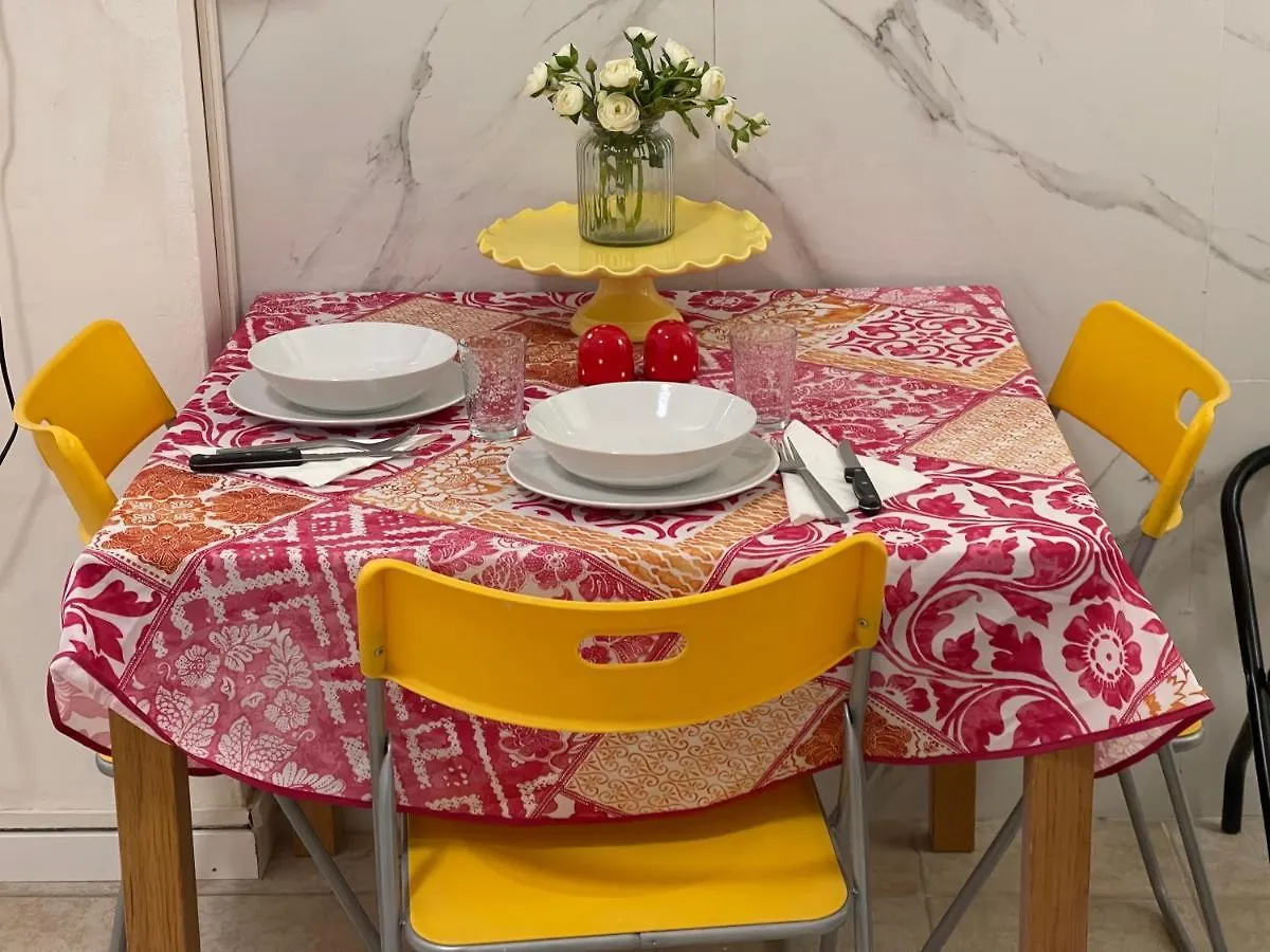 1-Tourist House Bologna-Cefalonia - Self Check-In Italien
