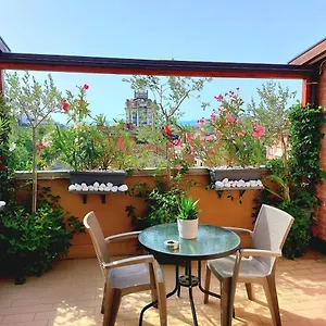 Apartment Attico In Fiera, Bologna